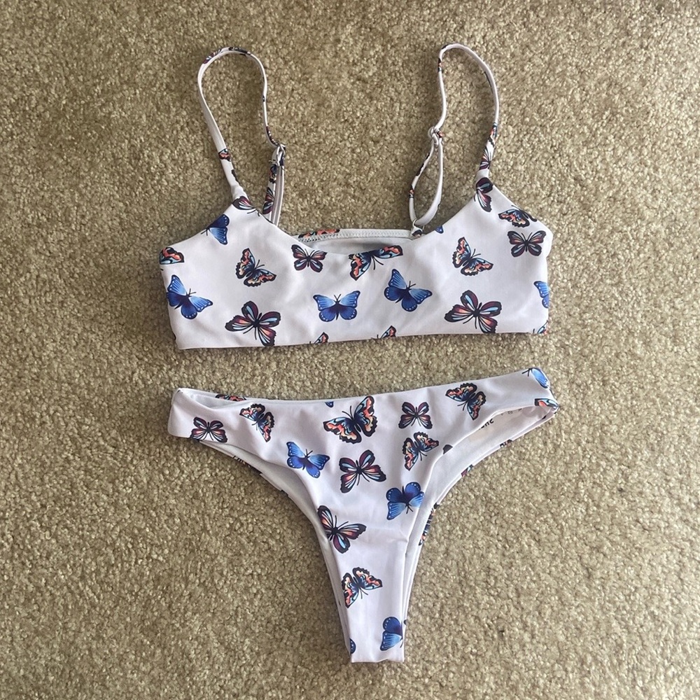 SHEIN butterfly two piece swimsuit swimming Bikini set Size Small thong bottom